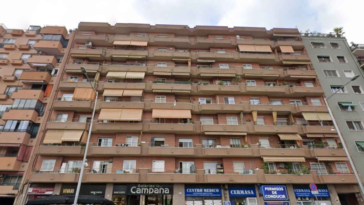 Façana de l'edifici de l'apunyalament