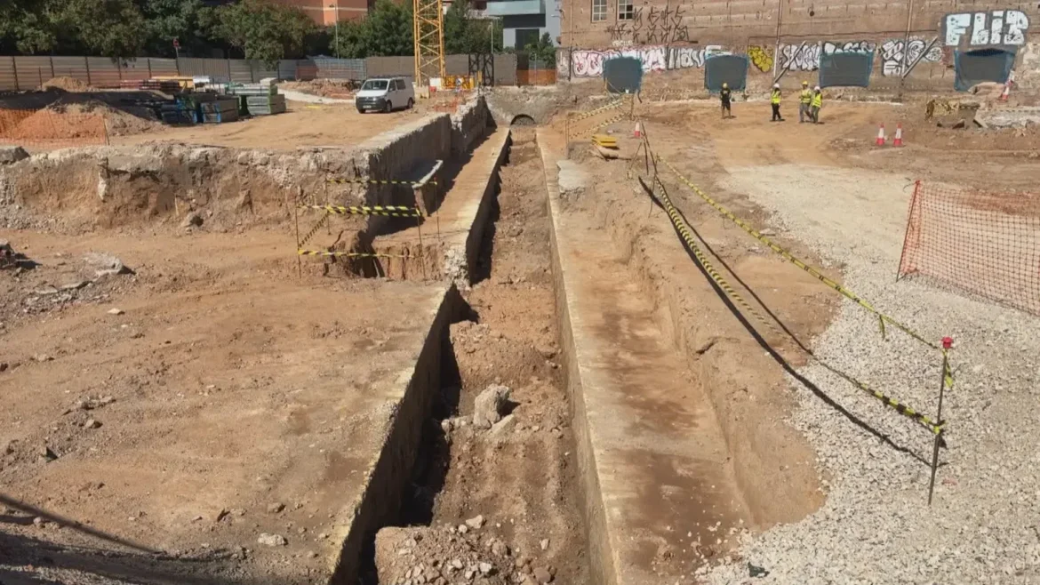 Restes del Canal de La Infanta a Can Batlló